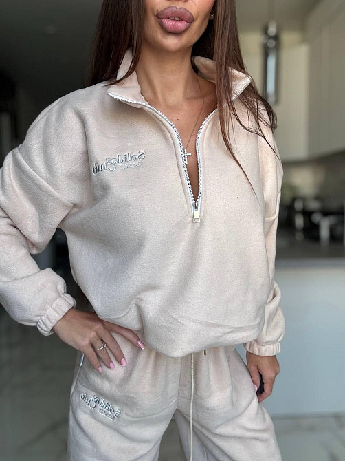 Жіночий костюм з фліс-полару, з вишивкою Одеса - фото 3