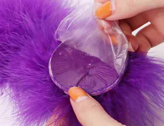 Наклейки на груди з фіолетовими пір'ям - діаметр самої наклейки 5,5 см Київ