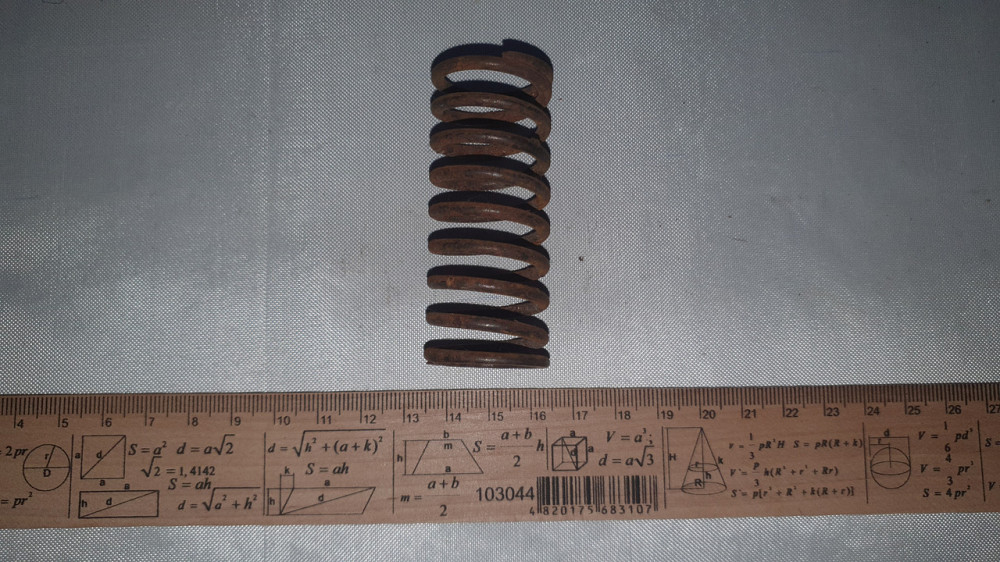 Пружина сжатия 28.3х67х3 мм. СССР. Харьков - изображение 1