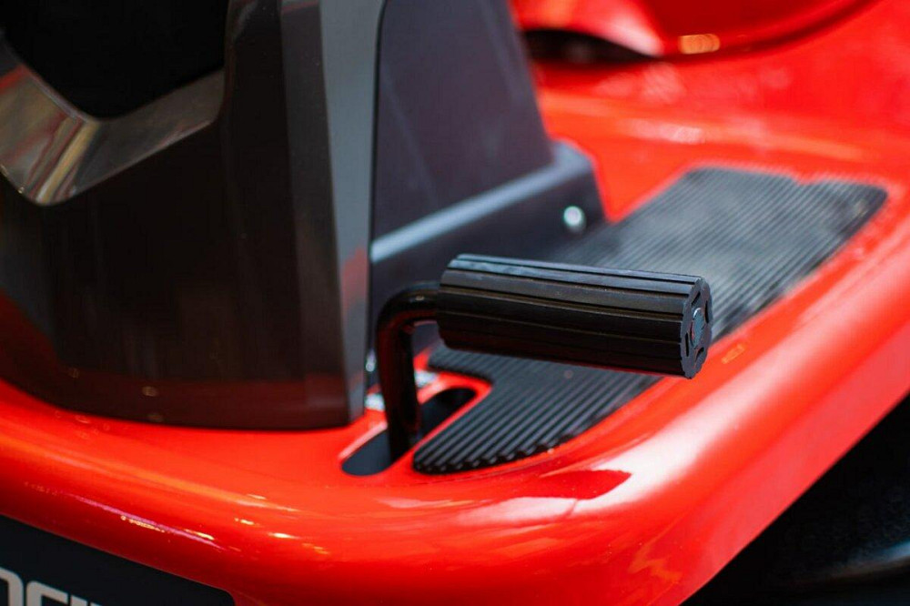 Трактор-газонокосарка бензиновий YATO 8,8 кВт, шир/вис покосу 760/20-90 мм, збірник- 170 л Одесса - изображение 5