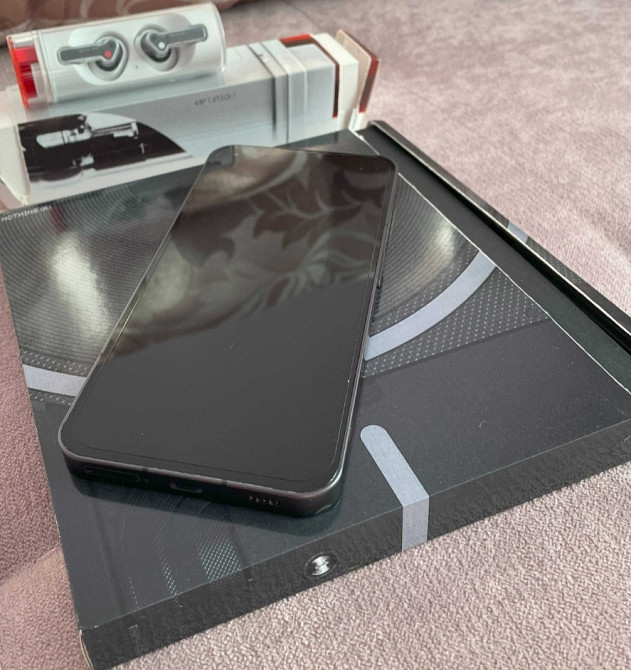 Смартфон Nothing Phone 1 8/256 повний комплект 
+ навушники Nothing Ear Київ - фото 8