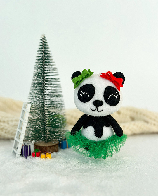 Новогодняя елочная игрушка из фетра ручной работы Панда (девочка) Киев - изображение 6