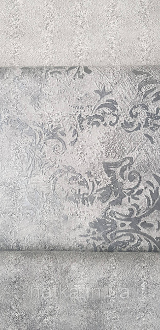 Шпалери вінілові на флізеліні гарячого тиснення DUKA Selective1.06х10 вензель структурні сріблясті на сірому DK32650-5 Київ - фото 4