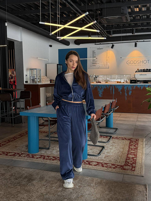 Женский повседневный велюровый костюм двойка: кофта и штаны плотный турецкий велюр Синий, 42/46 Одесса - изображение 4