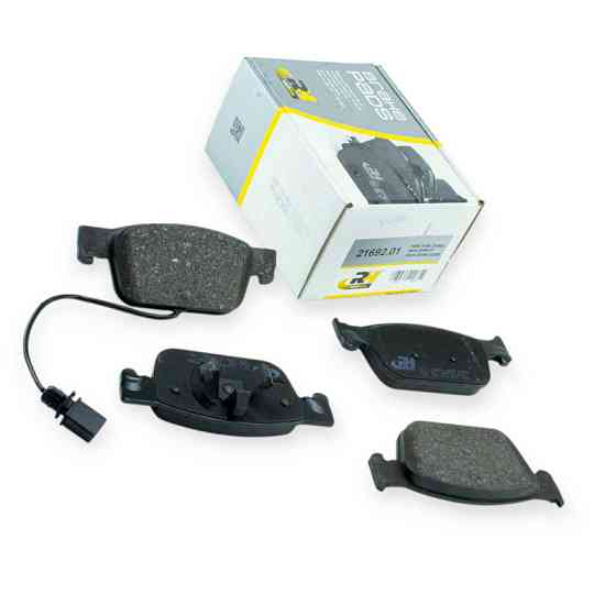 Колодки передні Audi A4, A5 (15-) (з датчиком) гальмівні Мукачево