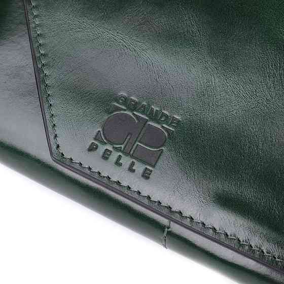 Добротний гаманець у два складення з натуральної гладкої шкіри GRANDE PELLE 22945 Зелений Київ