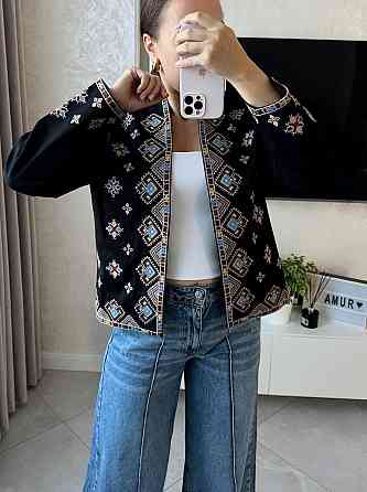 Стильний жіночий вишитий піджак без застібки Чорний Одеса