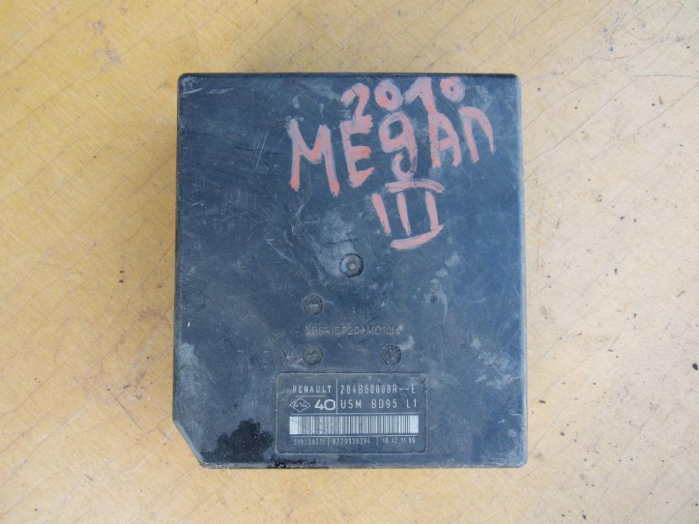 Блок запобіжників Renault Megane III 2008-2015 (284B60008R) Ковель - фото 2