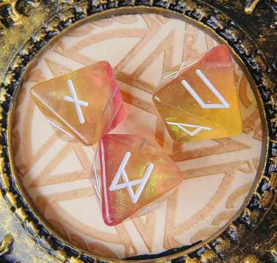 Набор рун для гадания 3 шт, руны из смолы 16 мм Киев