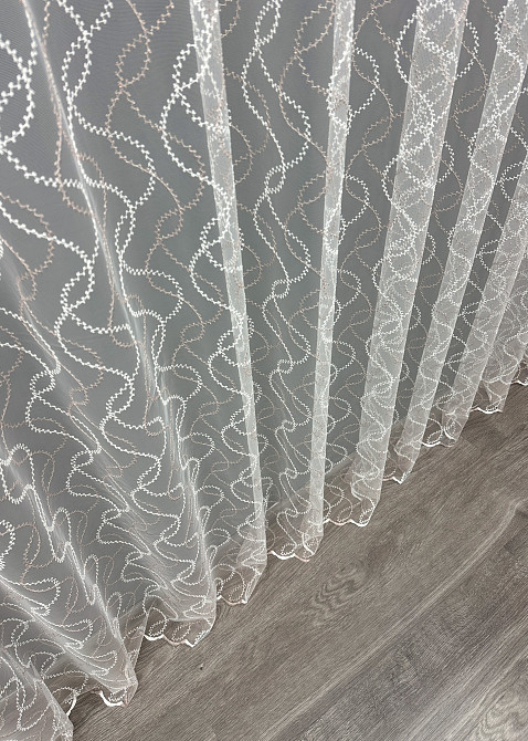 Тюль VR-Textil 1835т Фатин с вышивкой и люрексом Молочный с пудровым 300х270 см (40-189) Киев - изображение 8