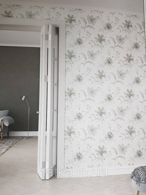 Шпалери вінілові на флізелін Marburg Shades гарячого тиснення квіти прованський стиль чорні на ясно сірому Київ - фото 3