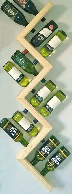 Настенная винная полка 
