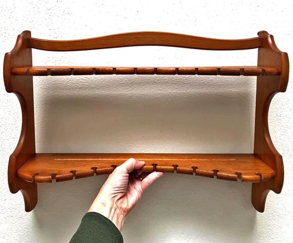 Полка для коллекции ложек 