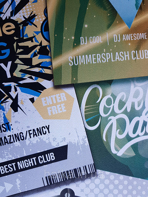 Обои флизелиновые эко Decoprint Good Vibes 0.53х10 молодежные книги обложки журнала надписи зеленые желтые Киев - изображение 3