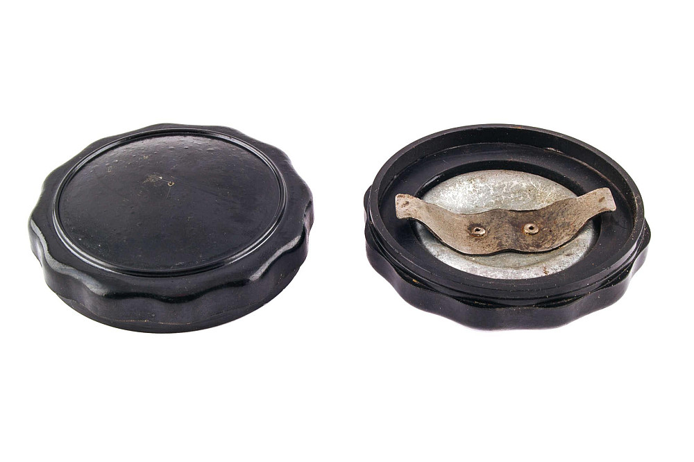 Кришка бака паливного МТ, ДНІПРО (чорна) VDK Київ - фото 1