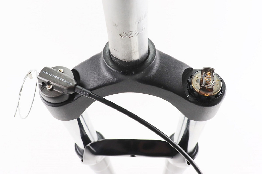 Вилка 26" амортизаційна, без різьби 1-1/8" (28,6мм), шток 255мм, з ходом 100мм, Disk-brake, пружинно-оливна, виносний Lockout, чорна N780 Київ - фото 3