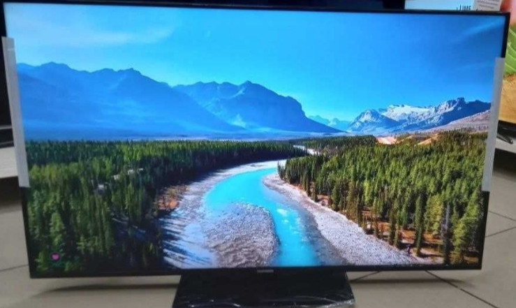 Телевизор Безрамный: 55