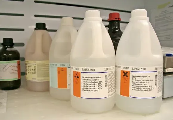 Перекис водороду 35-50-60% Київ - фото 1