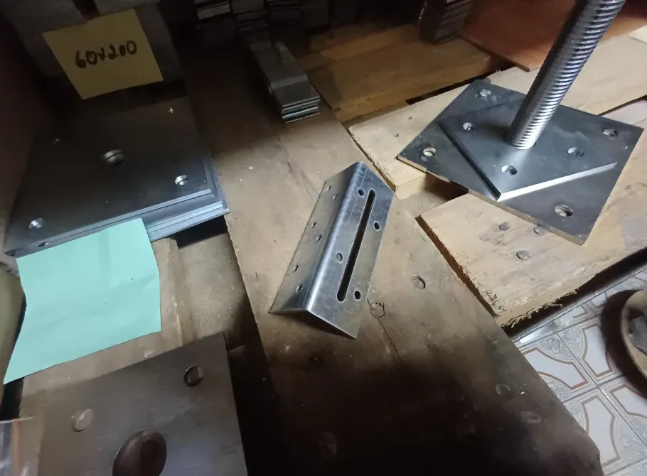 Кутник універсальний з ребром жорсткості 145×145×95 (2, 5 мм) Українка - фото 13