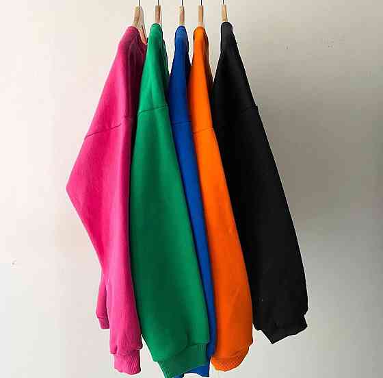 Жіночий теплий одноколірний світшот оверсайз тринитка на флісі Чорний Одеса