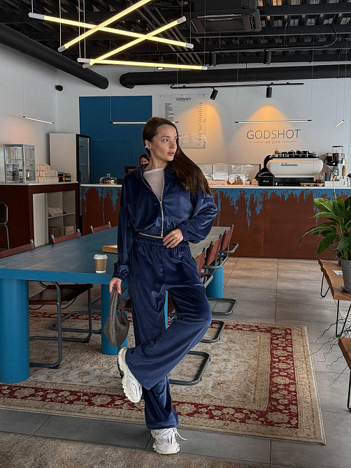 Женский повседневный велюровый костюм двойка: кофта и штаны плотный турецкий велюр Синий, 48/52 Одесса - изображение 6