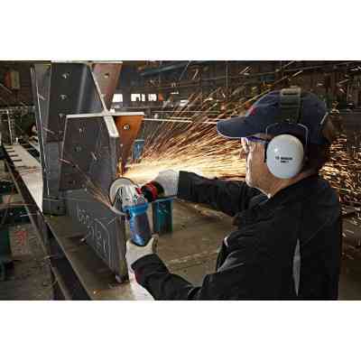 Шлифовальная машина Bosch GWS 19-125 CI 125 мм, 1900Вт, 11500об/мин, 2.5кг (0.601.79N.002) Винница