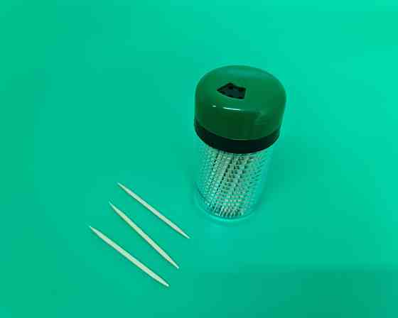 Зубочистка деревянная двусторонняя в жесткой упаковке 250шт(а12)  (1 пачка) Харьков