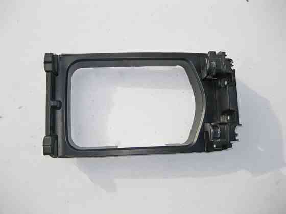 Mercedes-Benz  A2196820117 Пластикова рама - утримувач кришки підлокітника центральної консолі CLS C219 Одеса