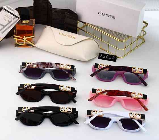 Женские солнцезащитные очки Valentino (22051) black Киев