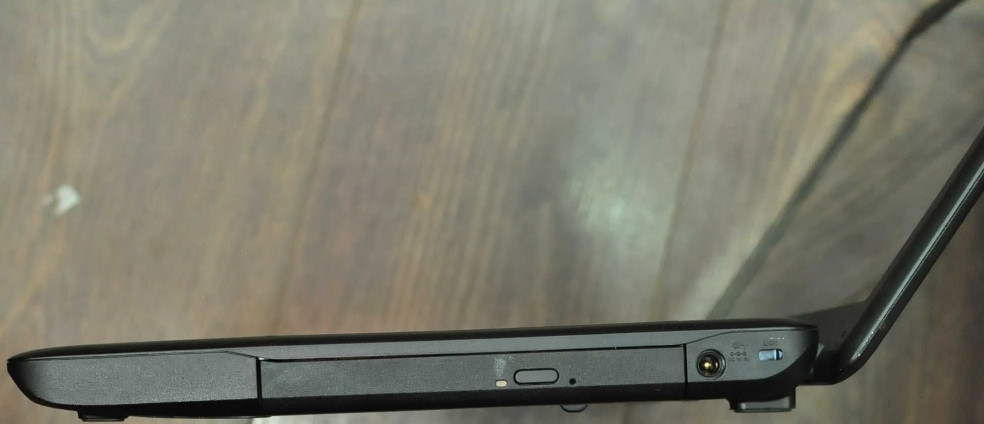 Ноутбук игровой: Toshiba C660 (Core i5/ 8/320GB. Video 2Gb .) Киев - изображение 2