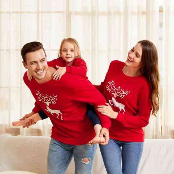 Праздничные красные семейные свитшоты с оленями 152, L, XL Черновцы