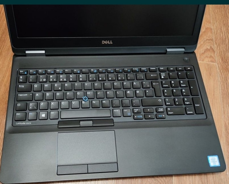 Ноутбук: DELL 5570 15.6 Full HD IPS 8/256Gb. i5-6440HD. Киев - изображение 4