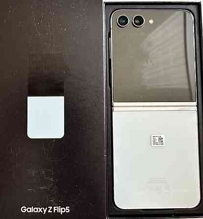 Смартфон: Samsung Galaxy Z Flip 5 F731B 8/256Gb. Mint Київ