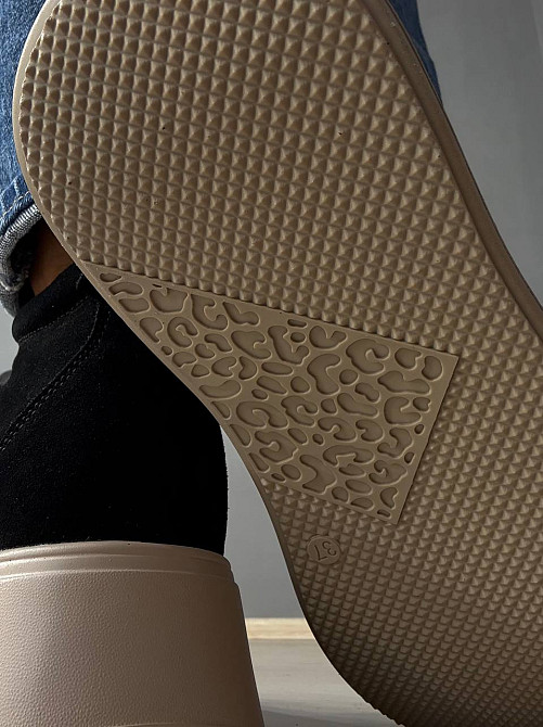 Черевики жіночі Hengji 280-3 зимові на хутрі на бежевій підошві замшеві чорні, 36, 23 см Київ - фото 18