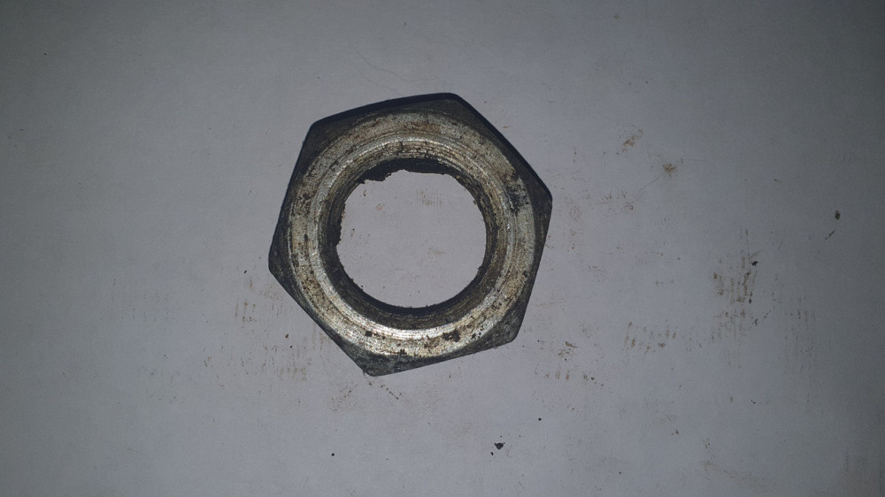 Гайка вала сошки ЗИЛ-130. СССР. Харьков - изображение 1