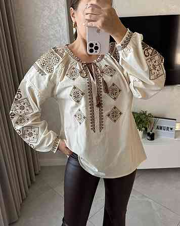 Жіноча сучасна вишиванка в пастельних кольорах бавовна 44 Одеса