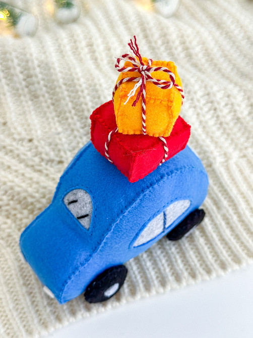 Новорічна ялинкова іграшка з фетру ручної роботи Машинка з подарунками 11 см Київ - фото 3
