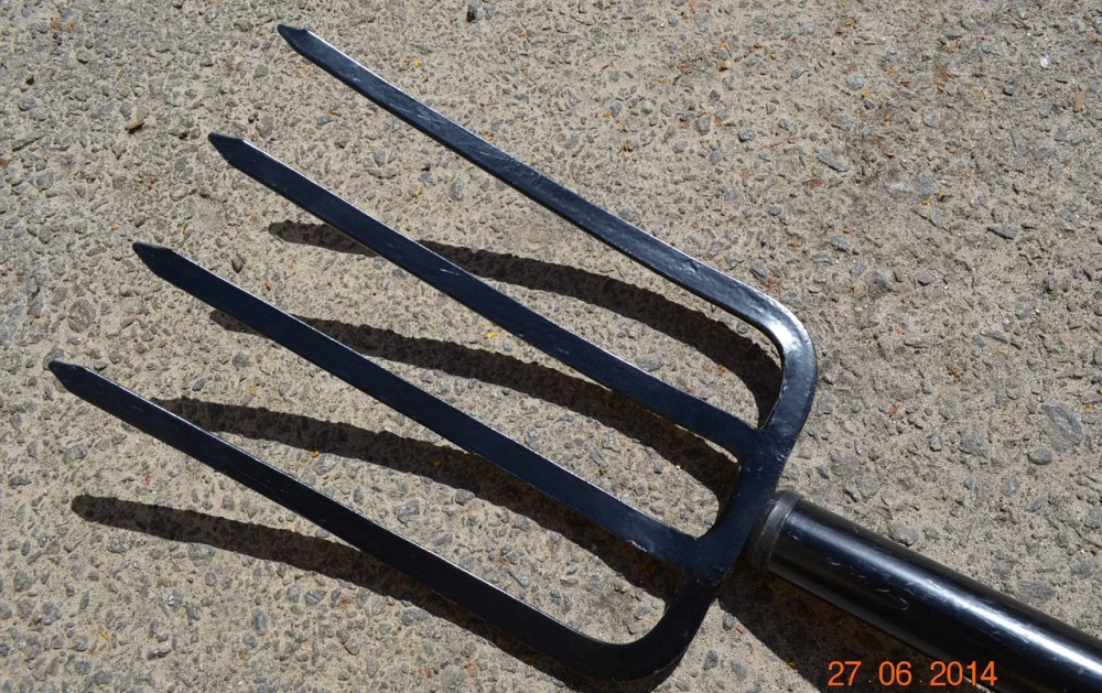 Садові вила Fiskars "Solid" (133423/1003458) Ресорна сталь Нововолинськ - фото 3