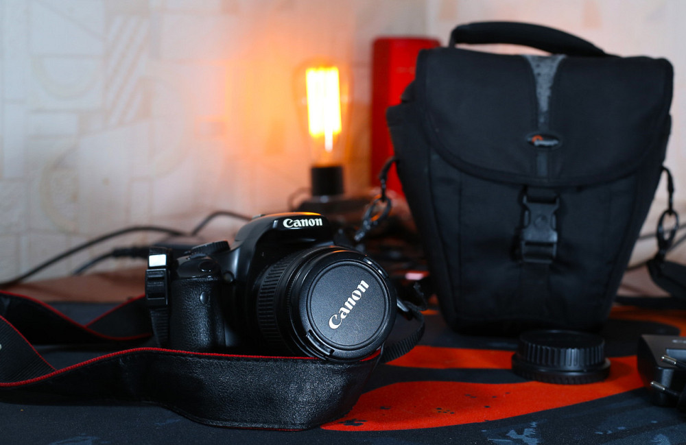 Зеркальный фотоаппарат Canon EOS 450D Зеркалка.Комплект. Б\У Киев - изображение 1