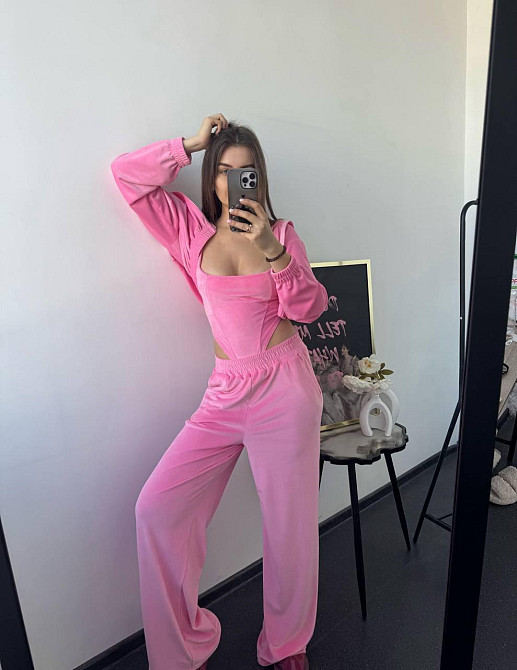 Женский стильный привлекательный велюровый костюм Барби, 42/44 Одесса - изображение 1