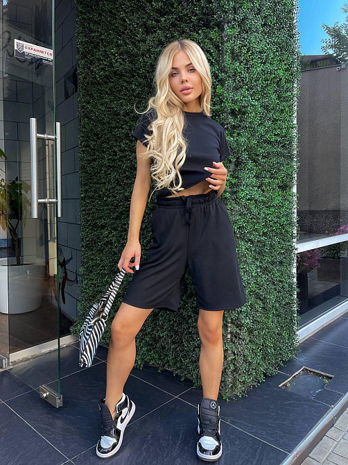 Женский костюм в рубчик с шортами Черный 42/44 Харьков - изображение 2