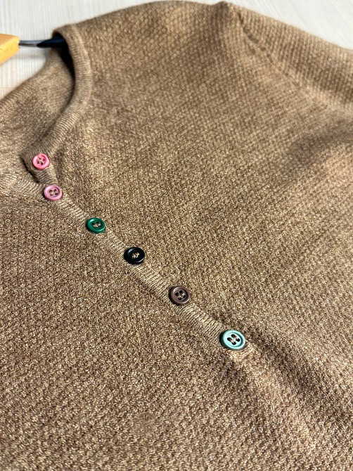 Светр жіночий A-N 02493 букле з ґудзиками тонкий і теплий базовий, коричневий, one size Київ - фото 12