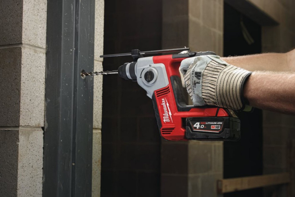 Компактный аккумуляторный перфоратор MILWAUKEE SDS-Plus M18 BH-402C 4933443330 Одеса - фото 8