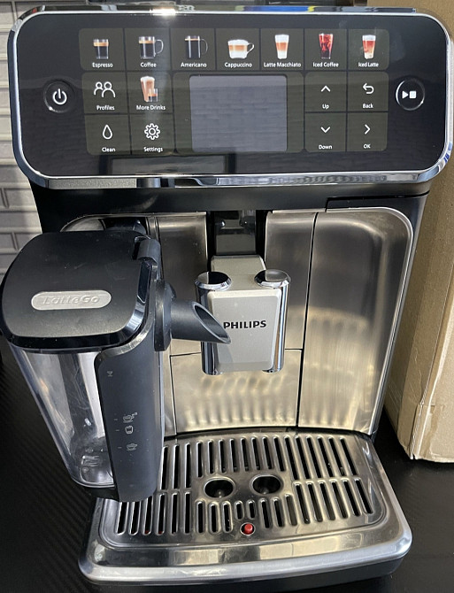 Кавомашина Philips Series 5500 Latte Go EP5547/90 Київ - фото 3