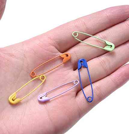 Набір шпильок 30 шт різнокольорові металеві маленькі для рукоділля Київ