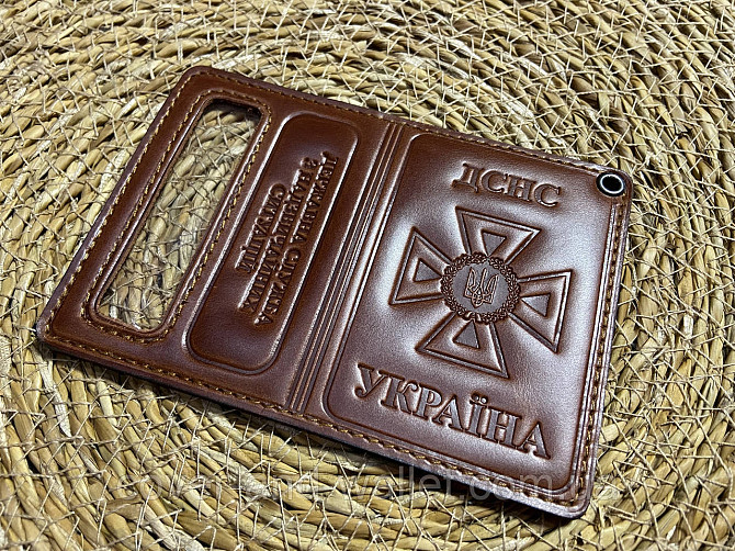 Шкіряна обкладинка на пластикове посвідчення ДСНС із шевроном Київ - фото 5
