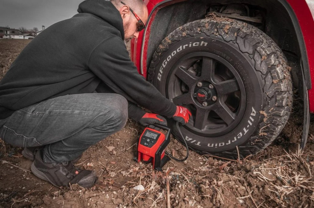 Акумуляторний повітряний насос MILWAUKEE M12 Bl-O Одеса - фото 9