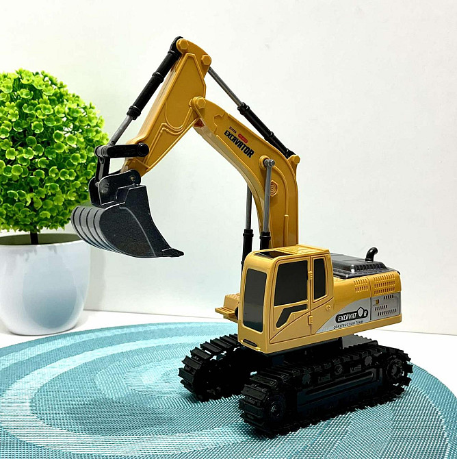 Екскаватор гусеничний на радіокеруванні акумулятор звук світло ковш, що рухається USB-заряд Жовто-чорний (680-D2) Чернігів - фото 7