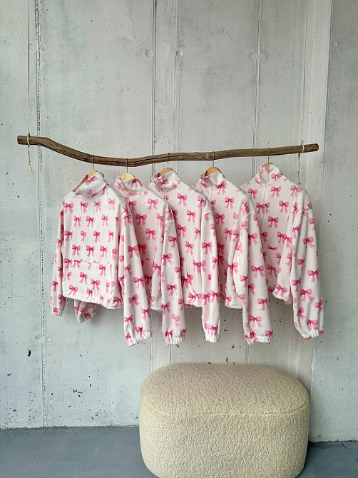 Женский стильный теплый свитшот с принтом на флисе Одесса - изображение 14