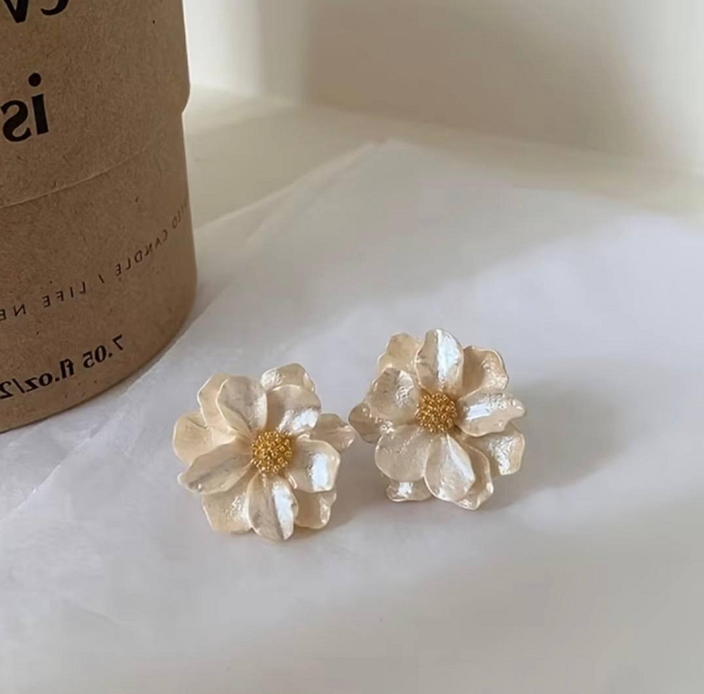 Серьги цветы белые объемные большие серьги гвоздики украшение Киев - изображение 3